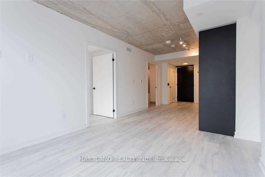 2 Augusta Avenue Unit 403 photo 6