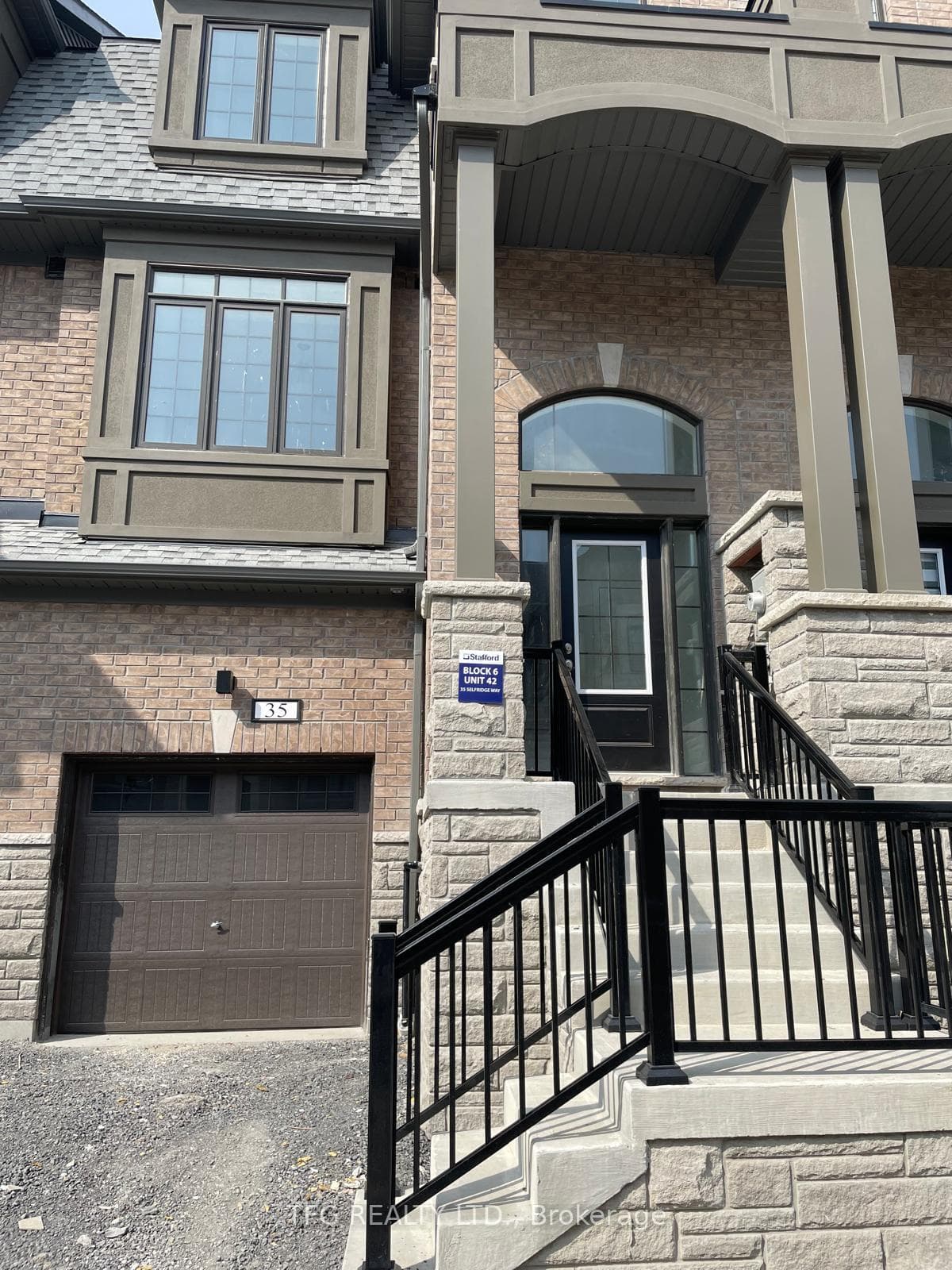 35 Selfridge Way photo 1