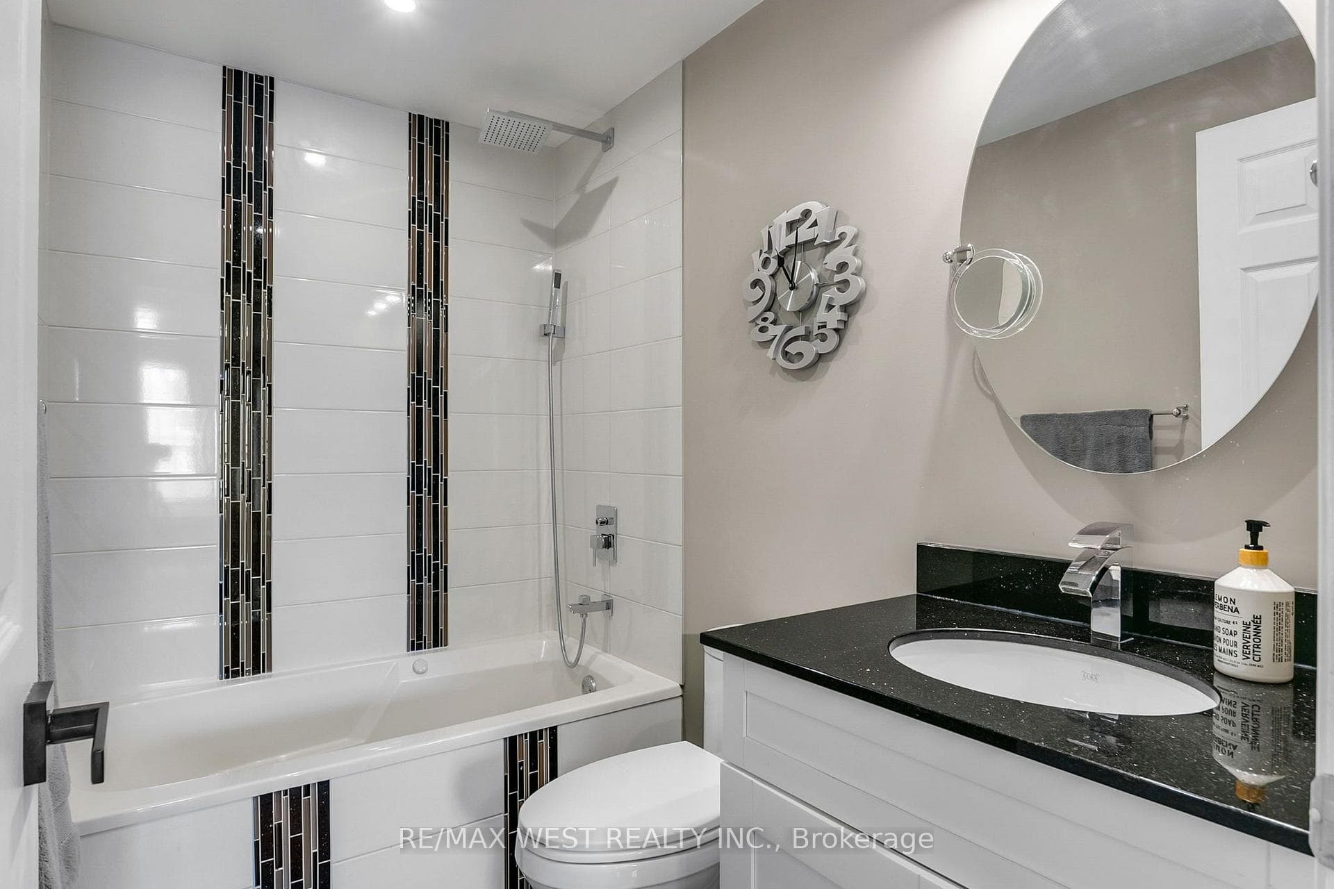 930 Maramis Court photo 26