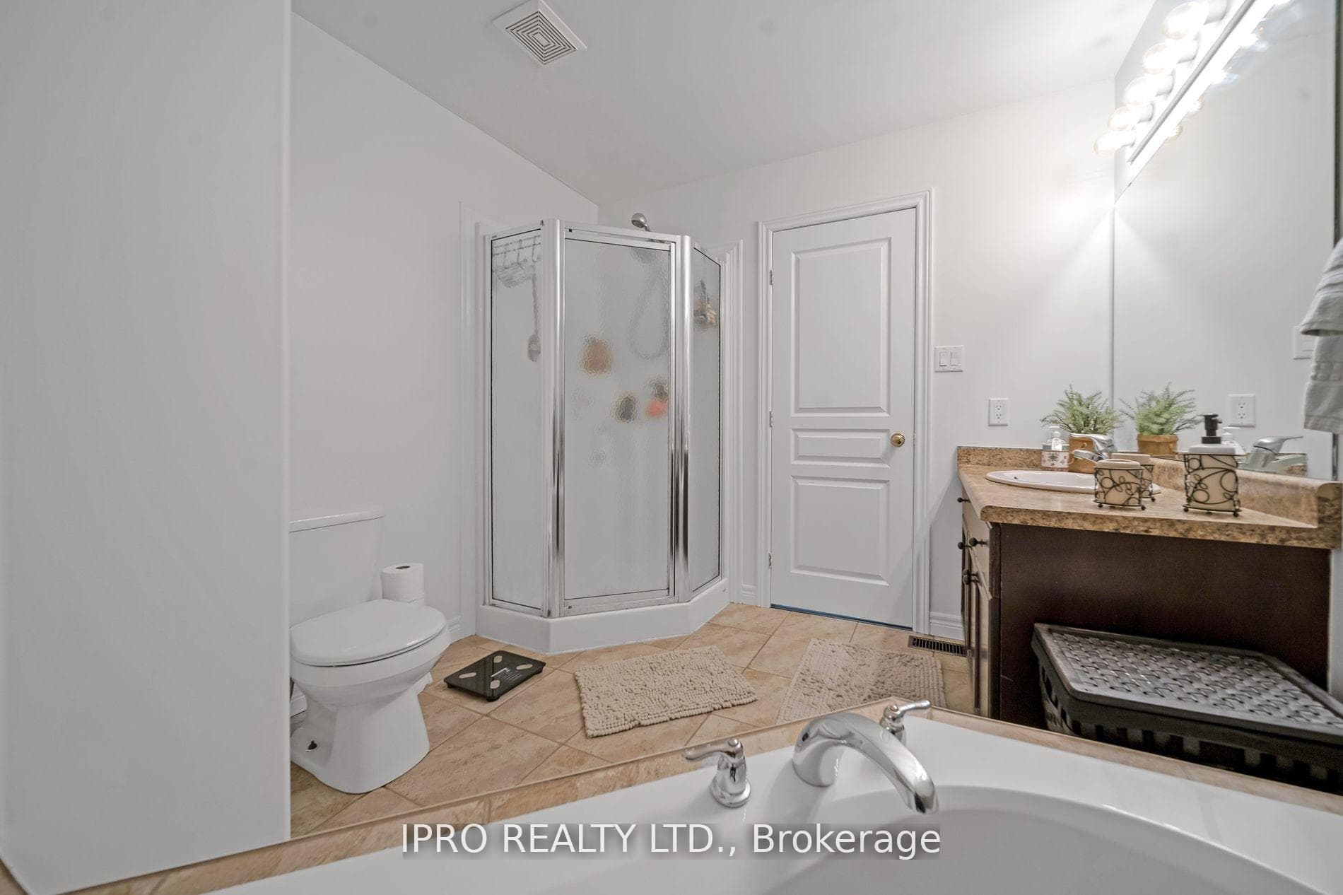 54 Viking Drive photo 21