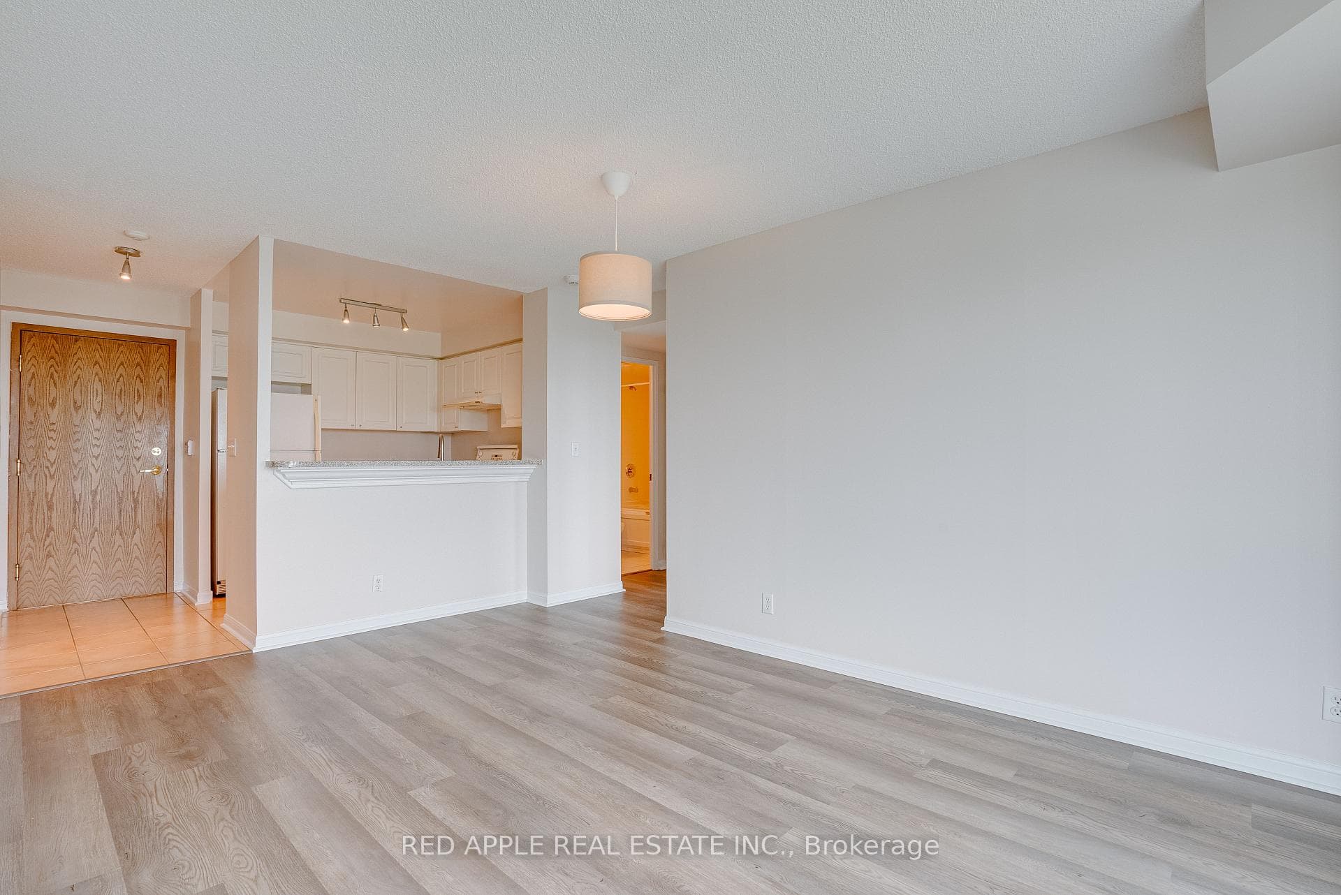 11 Lee Centre Drive Unit 707 photo 14