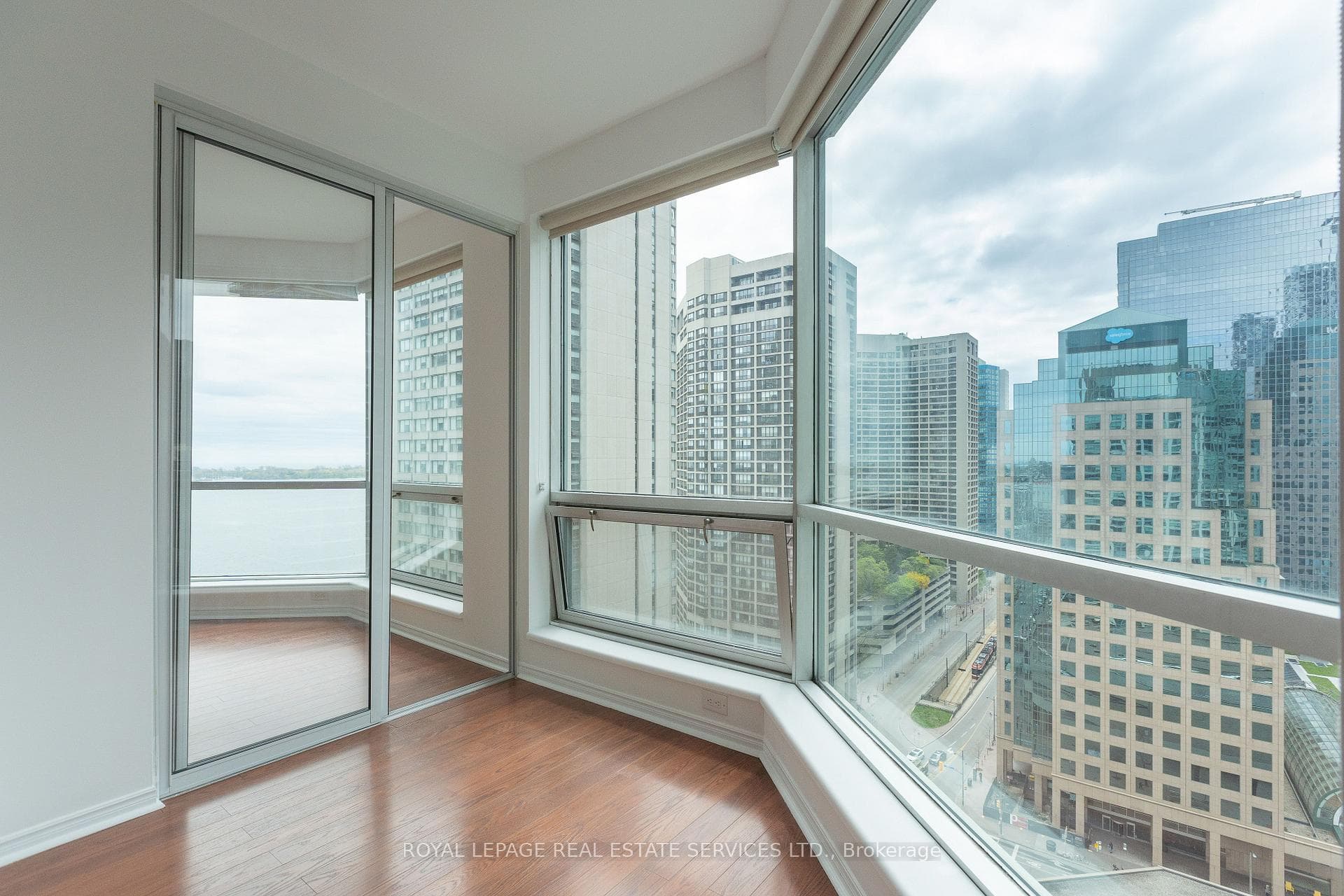 10 Queens Quay Unit 2207 photo 10