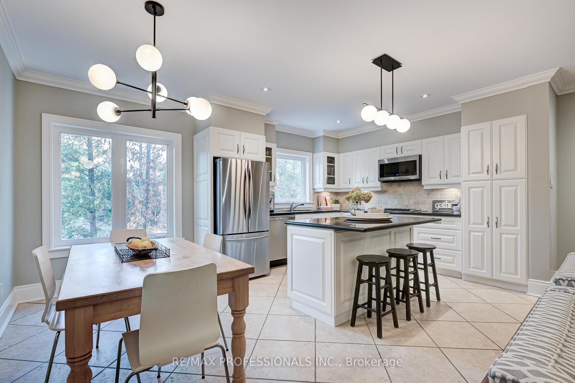 6 Marquis Avenue photo 12