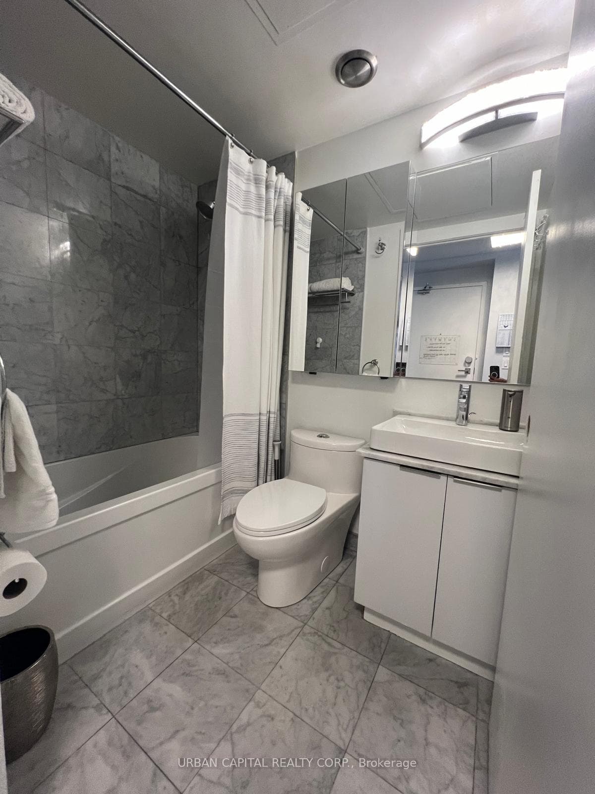 14 York Street Unit 2511 photo 19