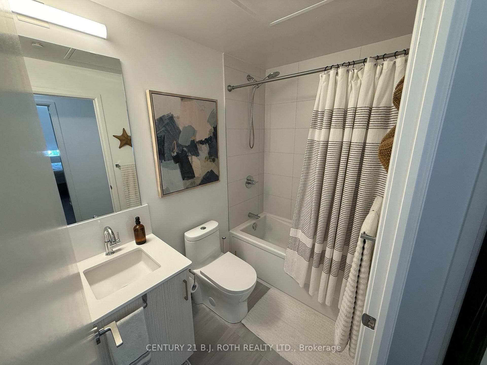 681 YONGE Street Unit 104 photo 15