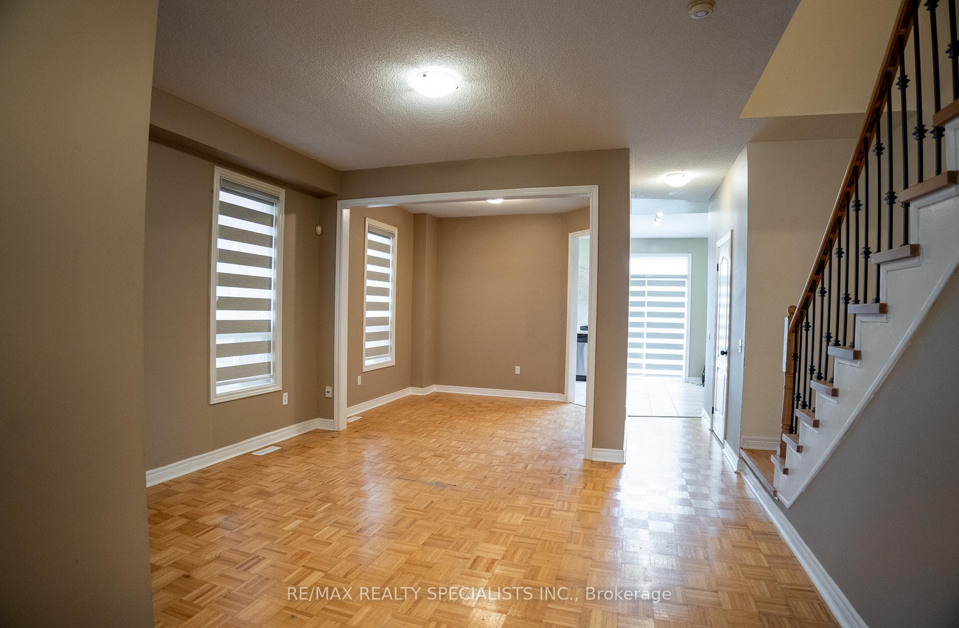 943 Khan Crescent photo 6