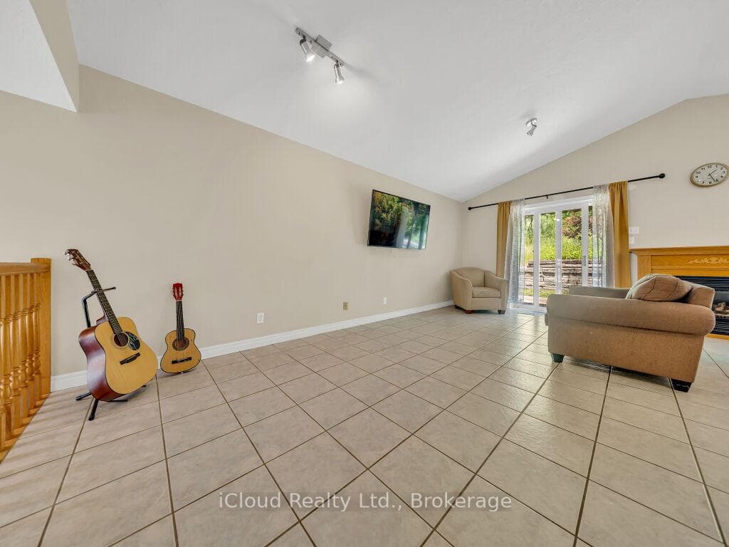 308 Keewatin Avenue photo 10