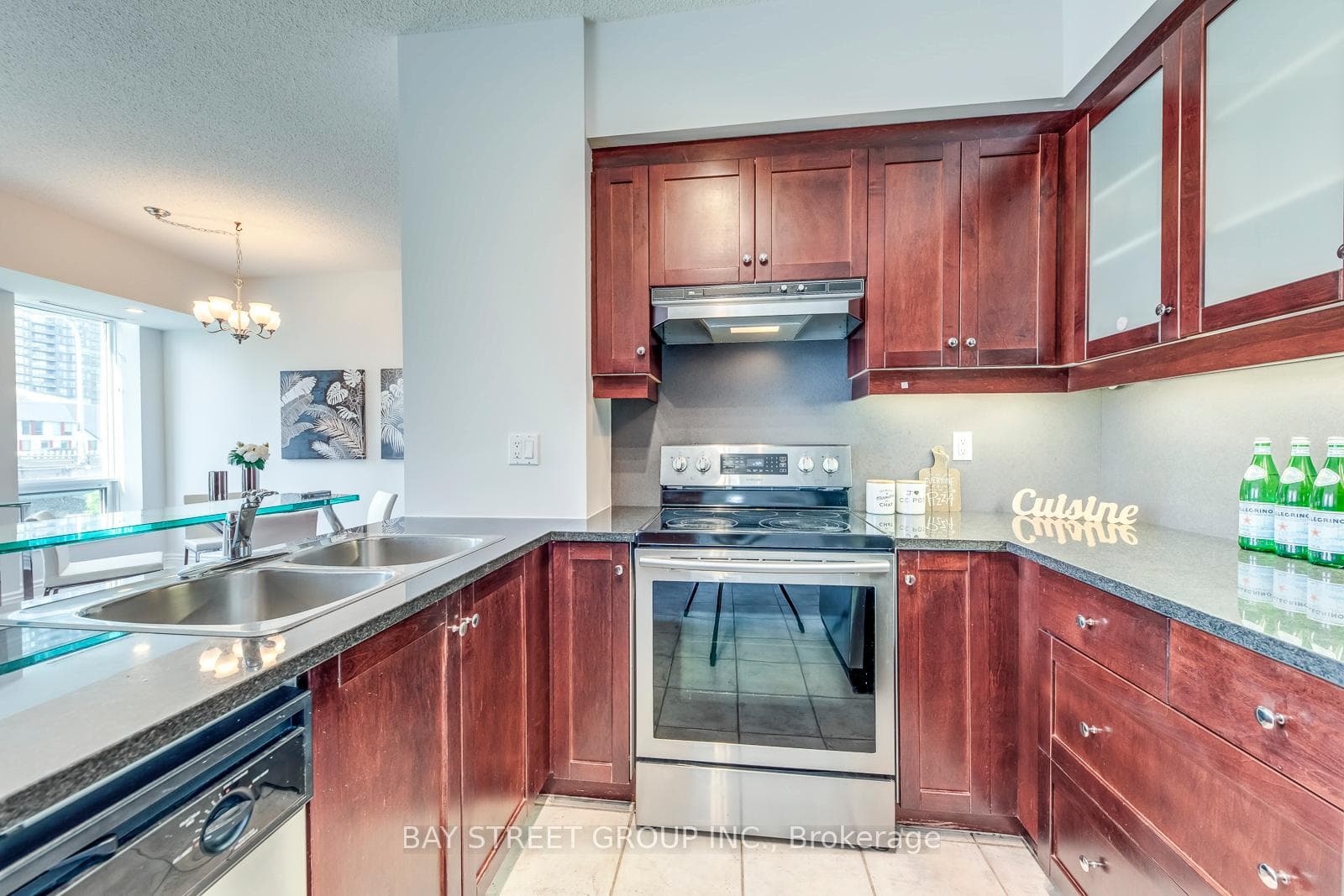 500 Queens Quay Unit 512E photo 5