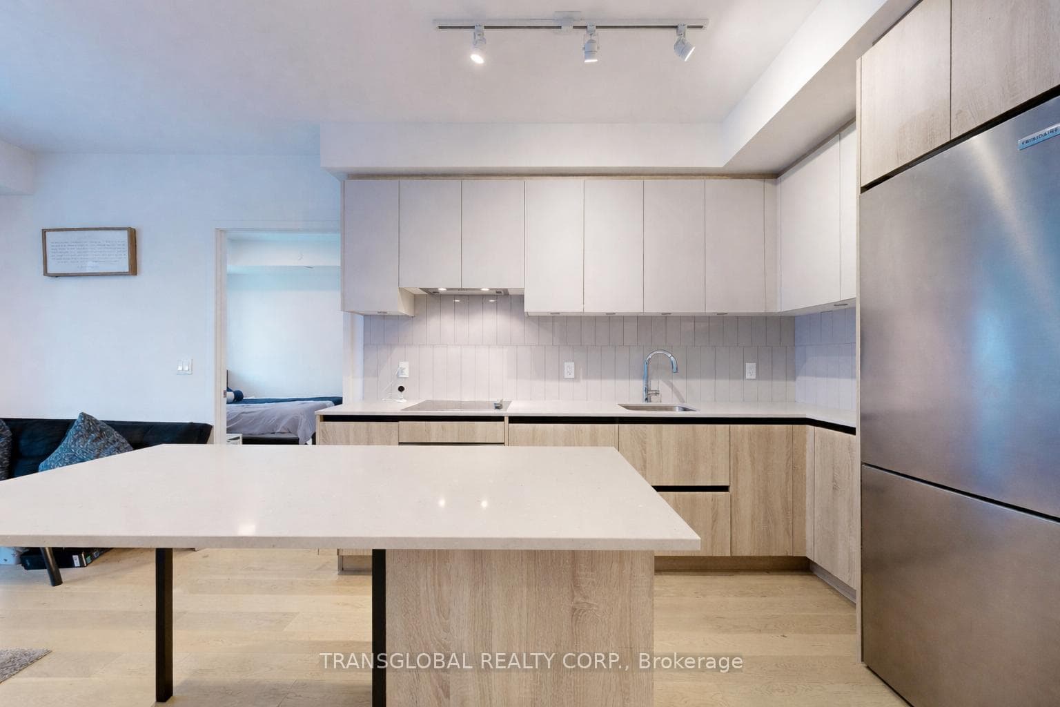 7950 Bathurst Street Unit 202 photo 2