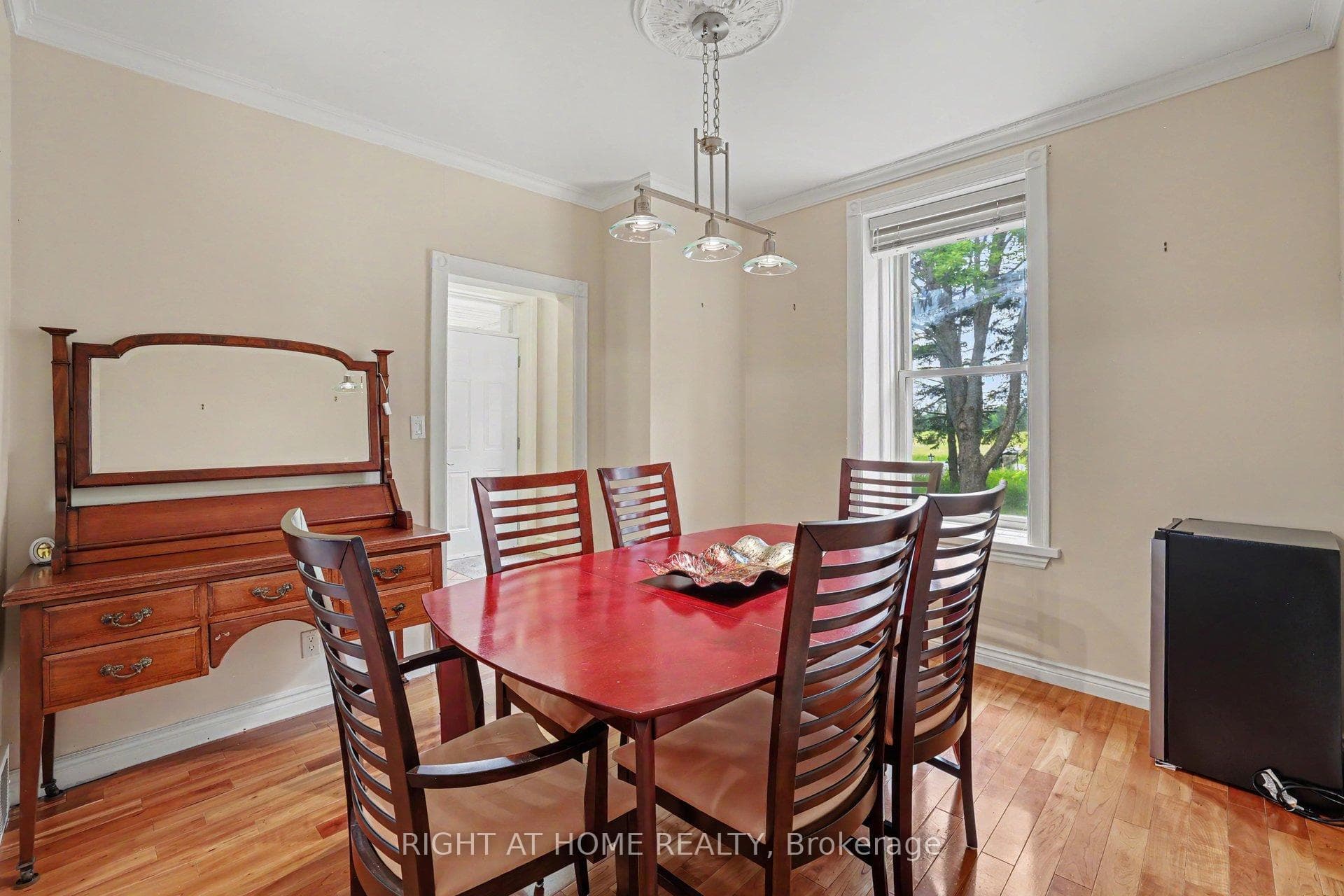 3548 Woodkilton Road photo 14