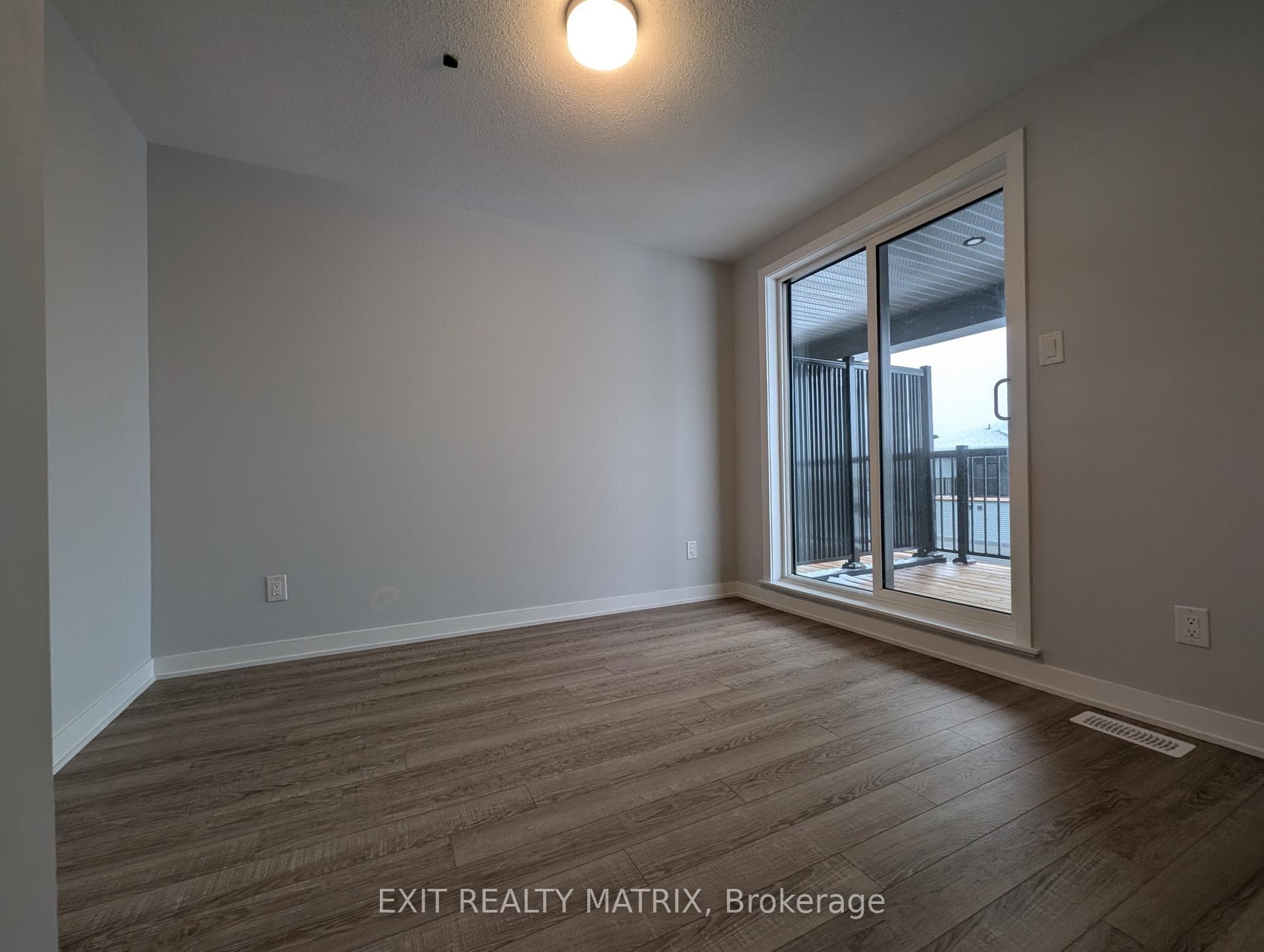312 Parnian Private N/A photo 7