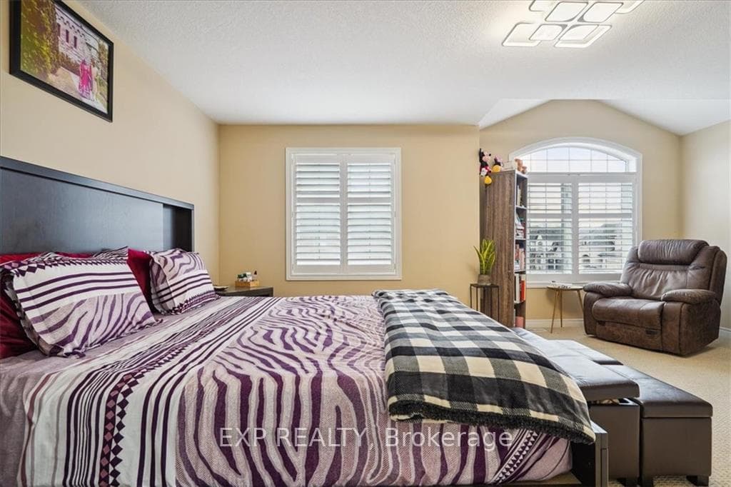 125 Lampman Drive photo 20