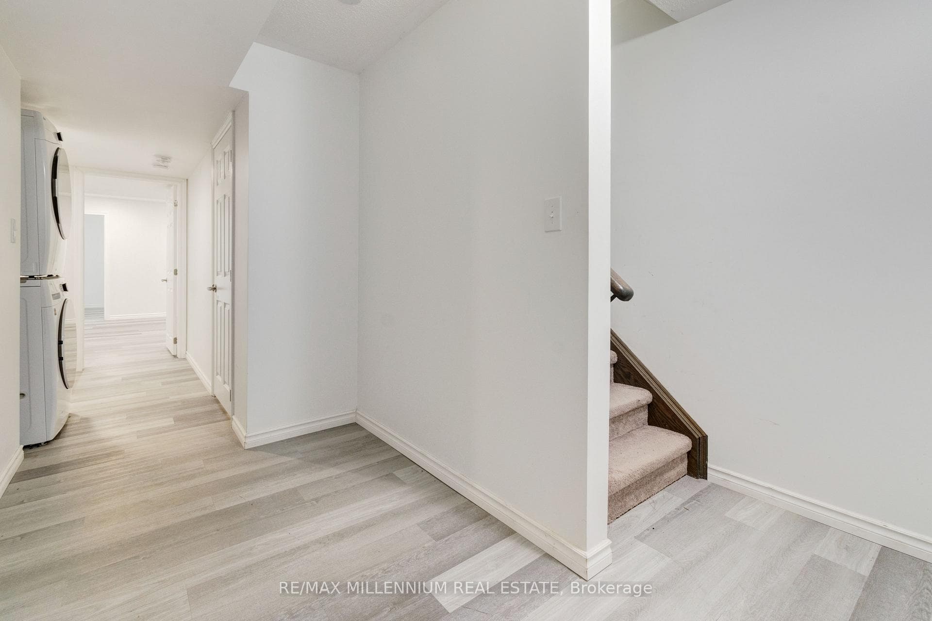 481 Bessborough Drive photo 8
