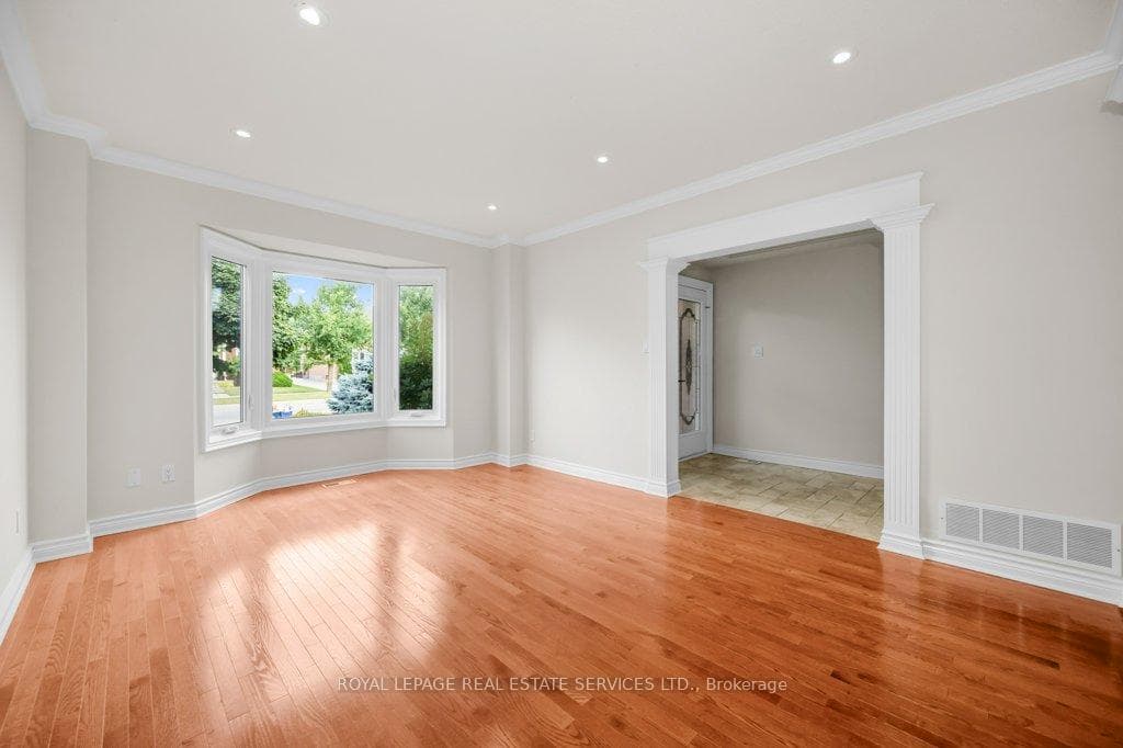 60 River Glen Boulevard photo 3