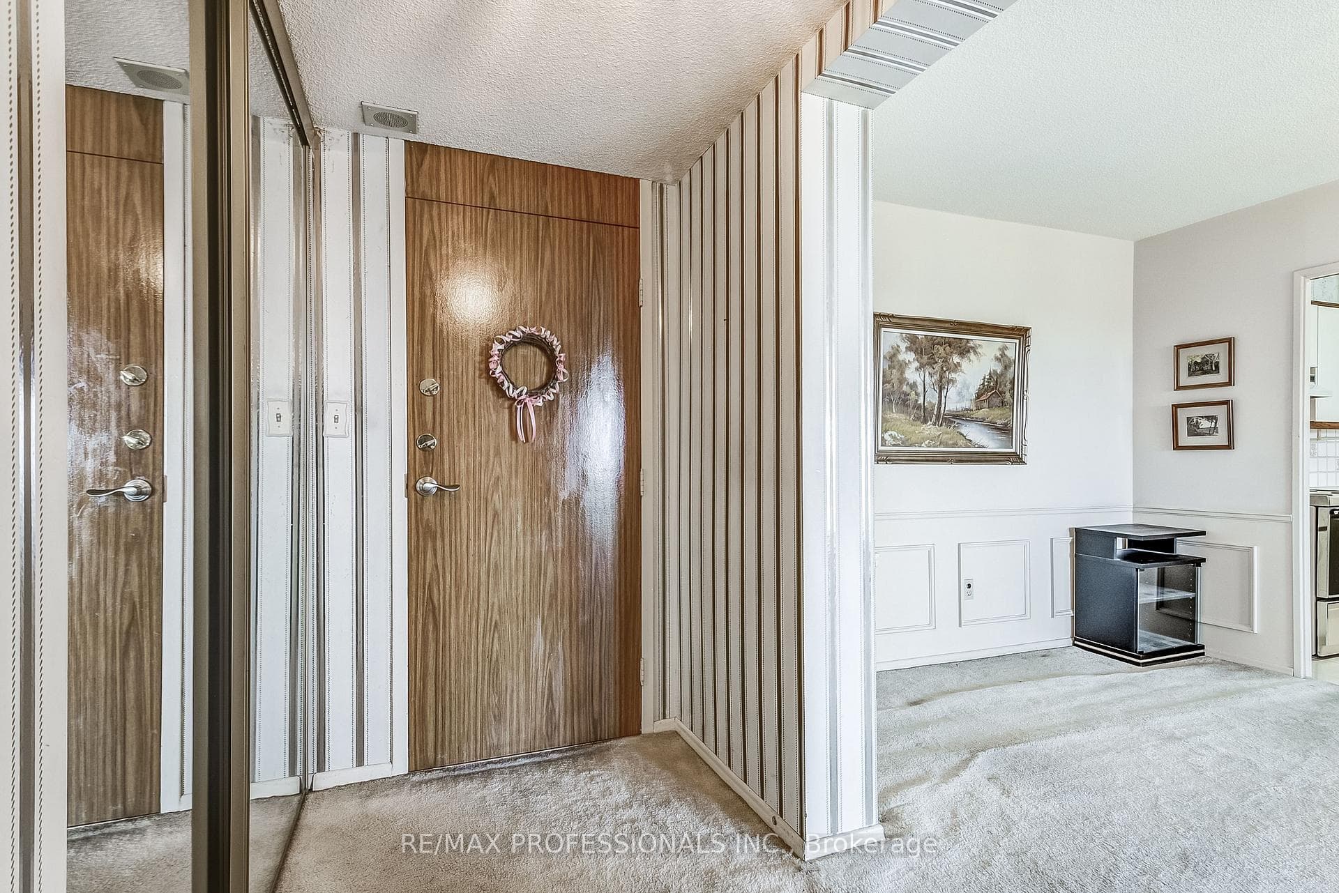 250 Scarlett Road Unit 1313 photo 4