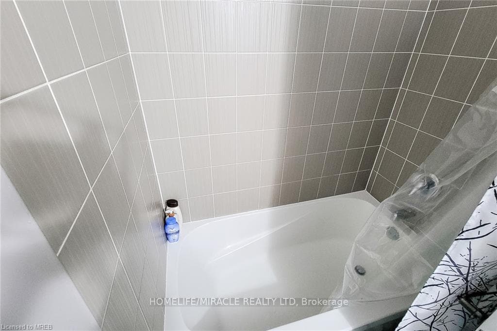 52 Crafter Crescent photo 34