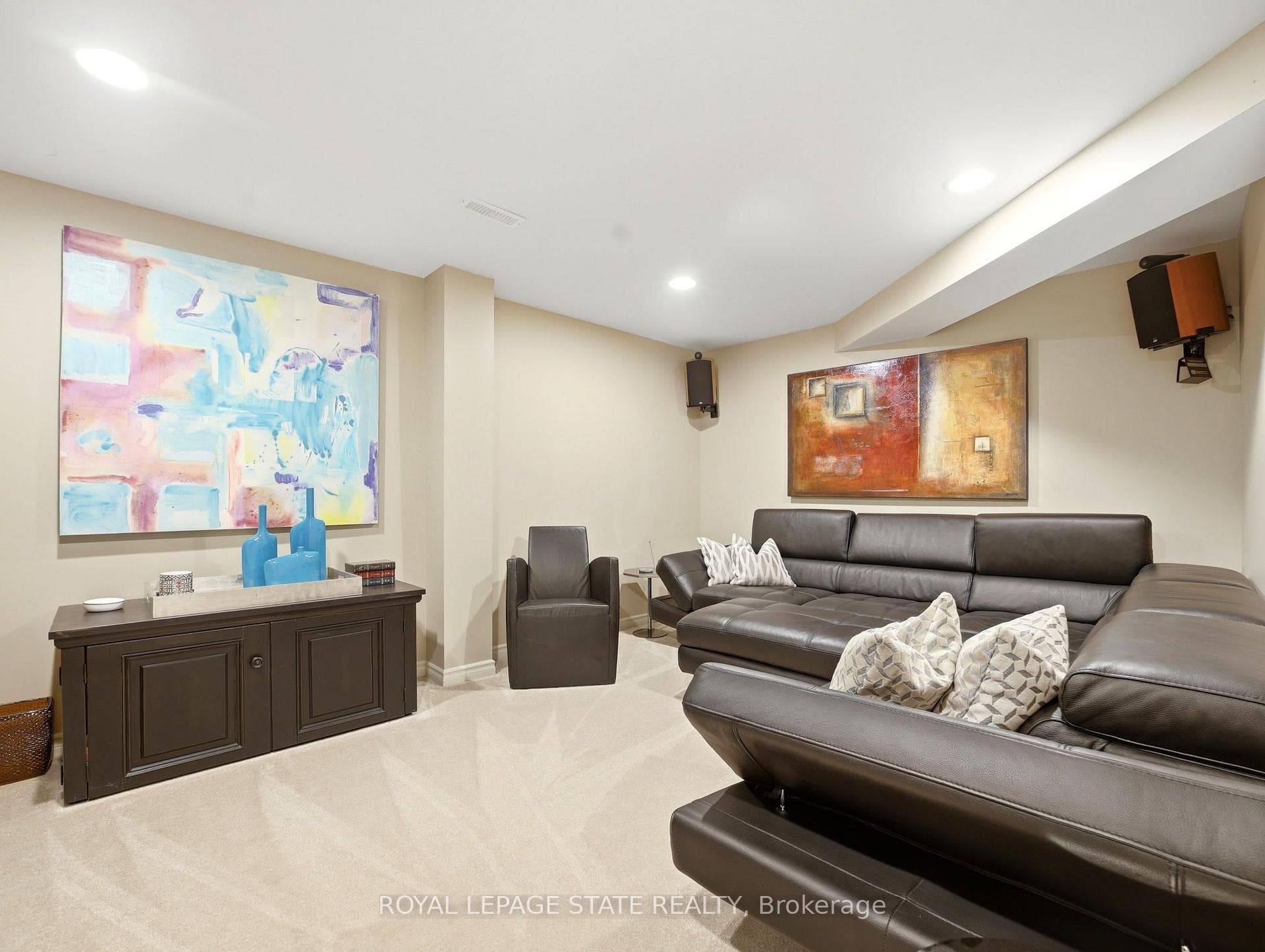 2 Charterhouse Crescent photo 39