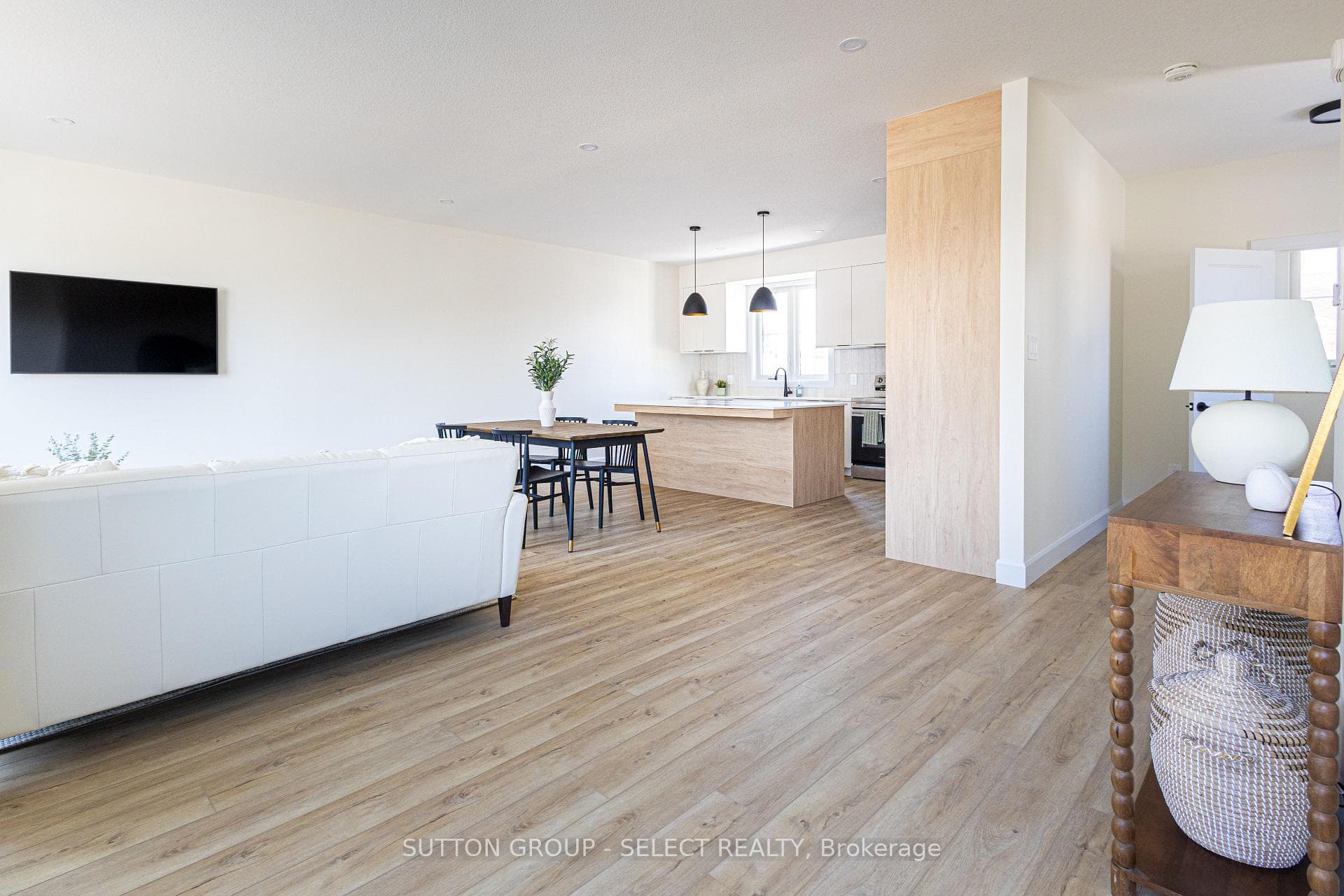 233 Upper Queen Street Unit 4 photo 7