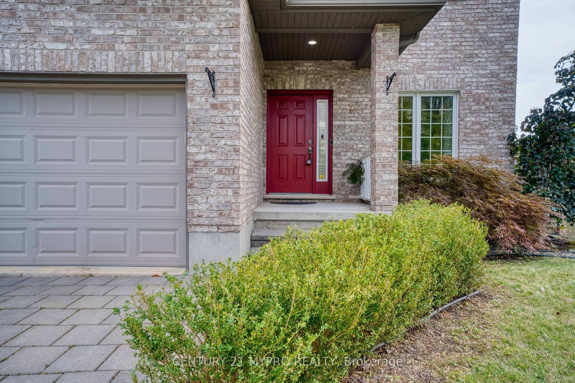1235 Oakcrossing Road photo 4