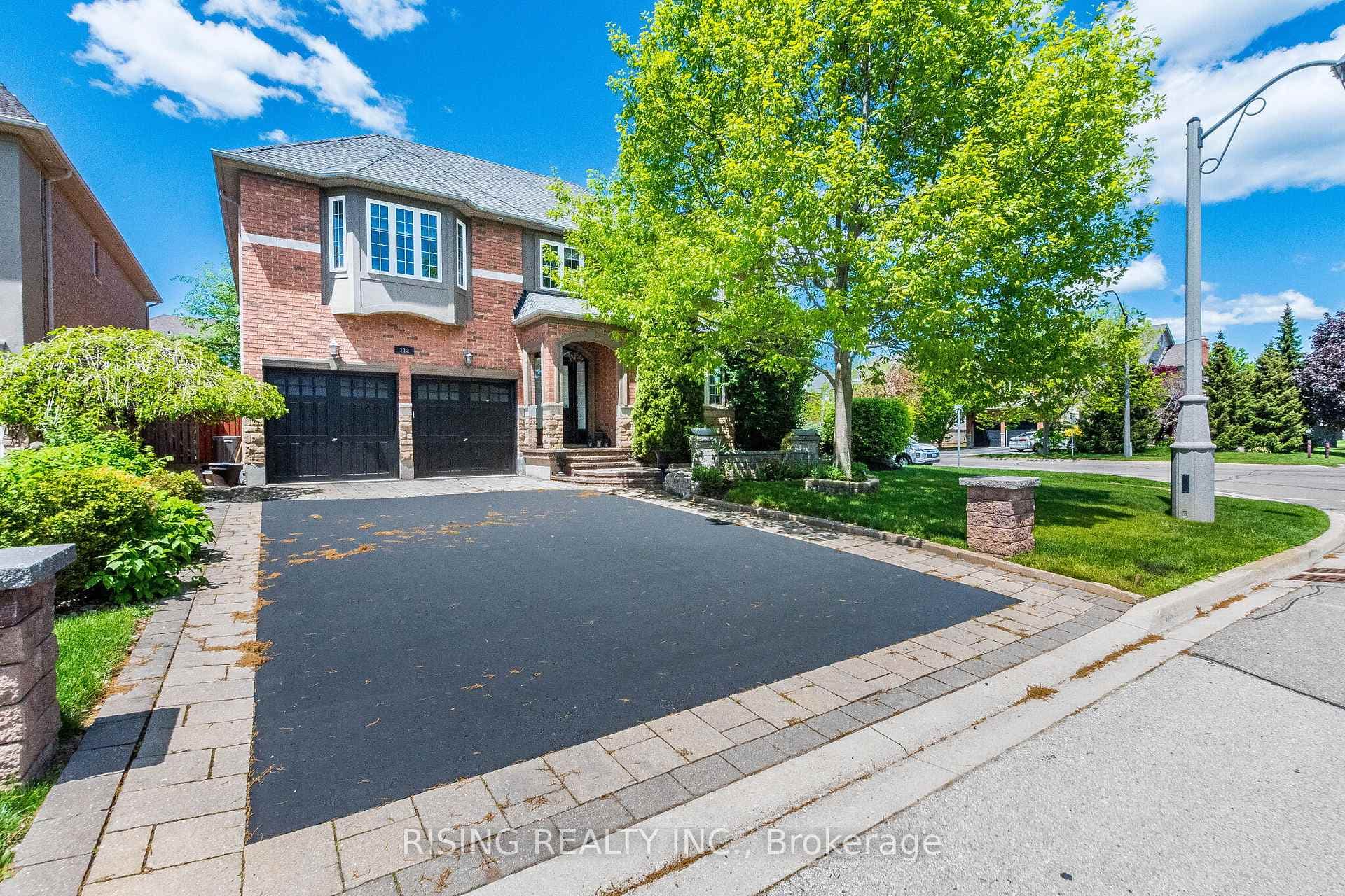 112 Great Lakes Boulevard photo 3