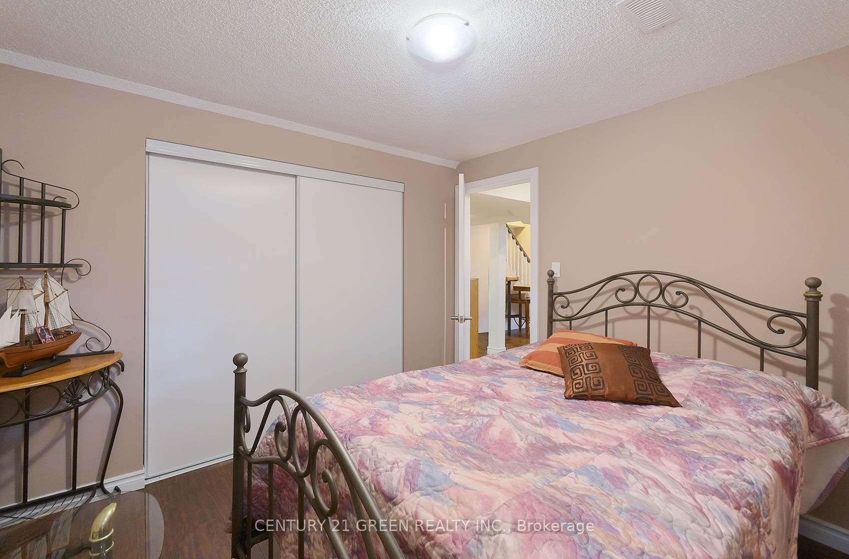 8 Lampman Drive photo 23