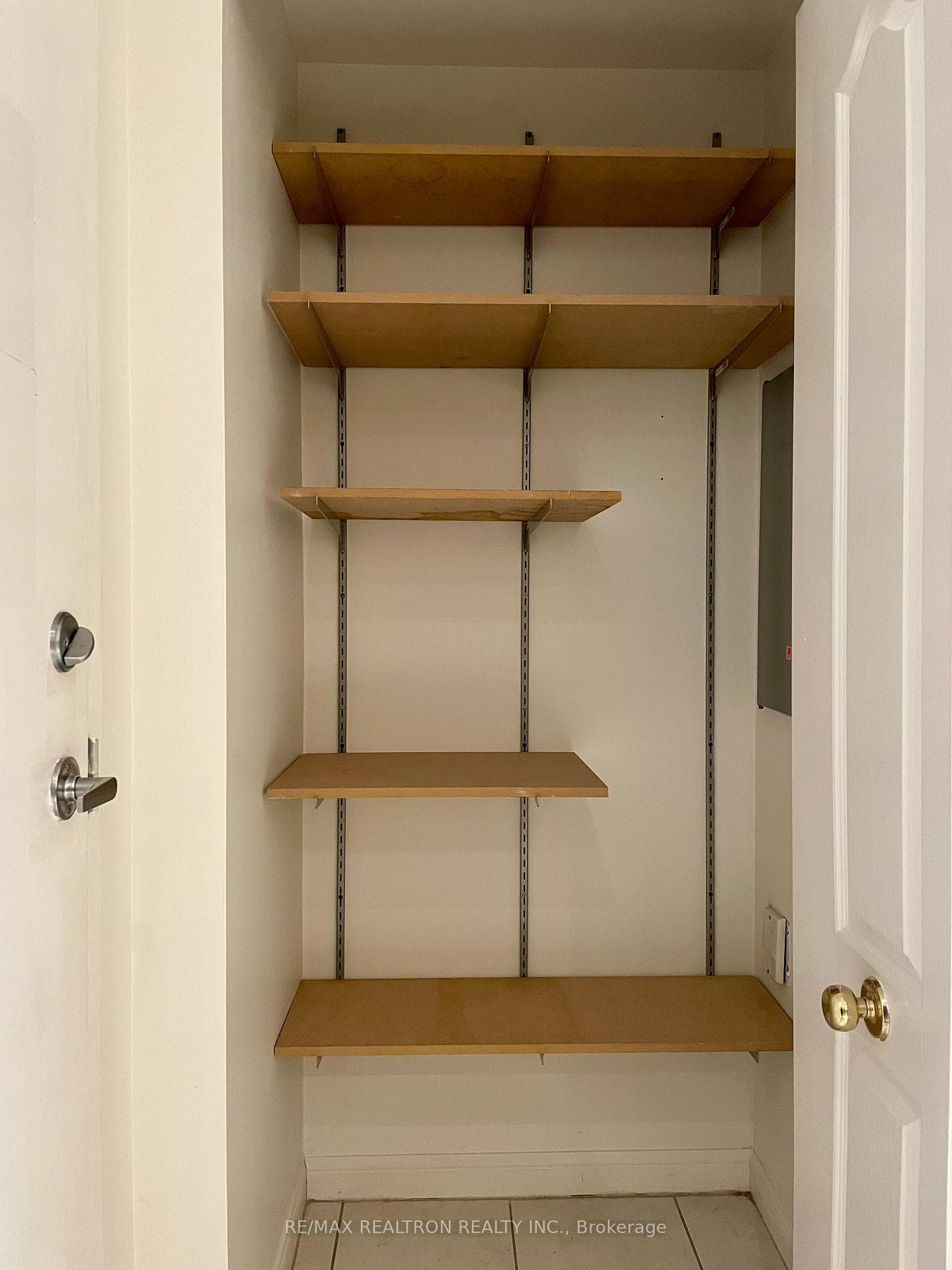 28 Sommerset Way Unit 1021 photo 5