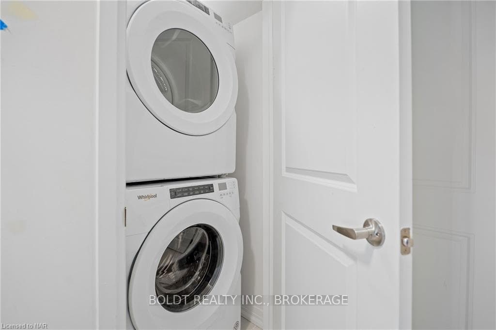 150 GLENDALE Avenue Unit 23 photo 26