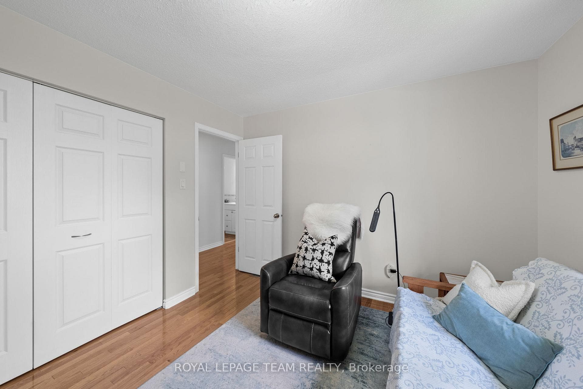 22 Barrhaven Crescent photo 28