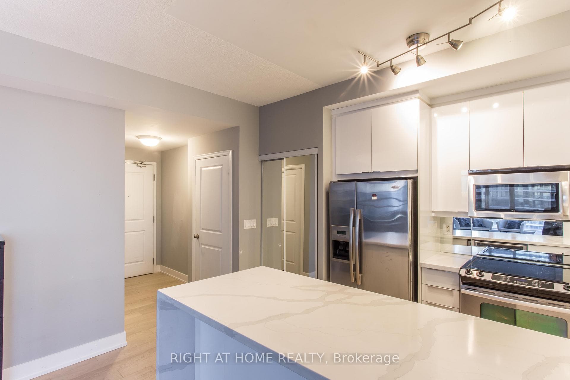 21 Grand Magazine Street Unit 1508 photo 7
