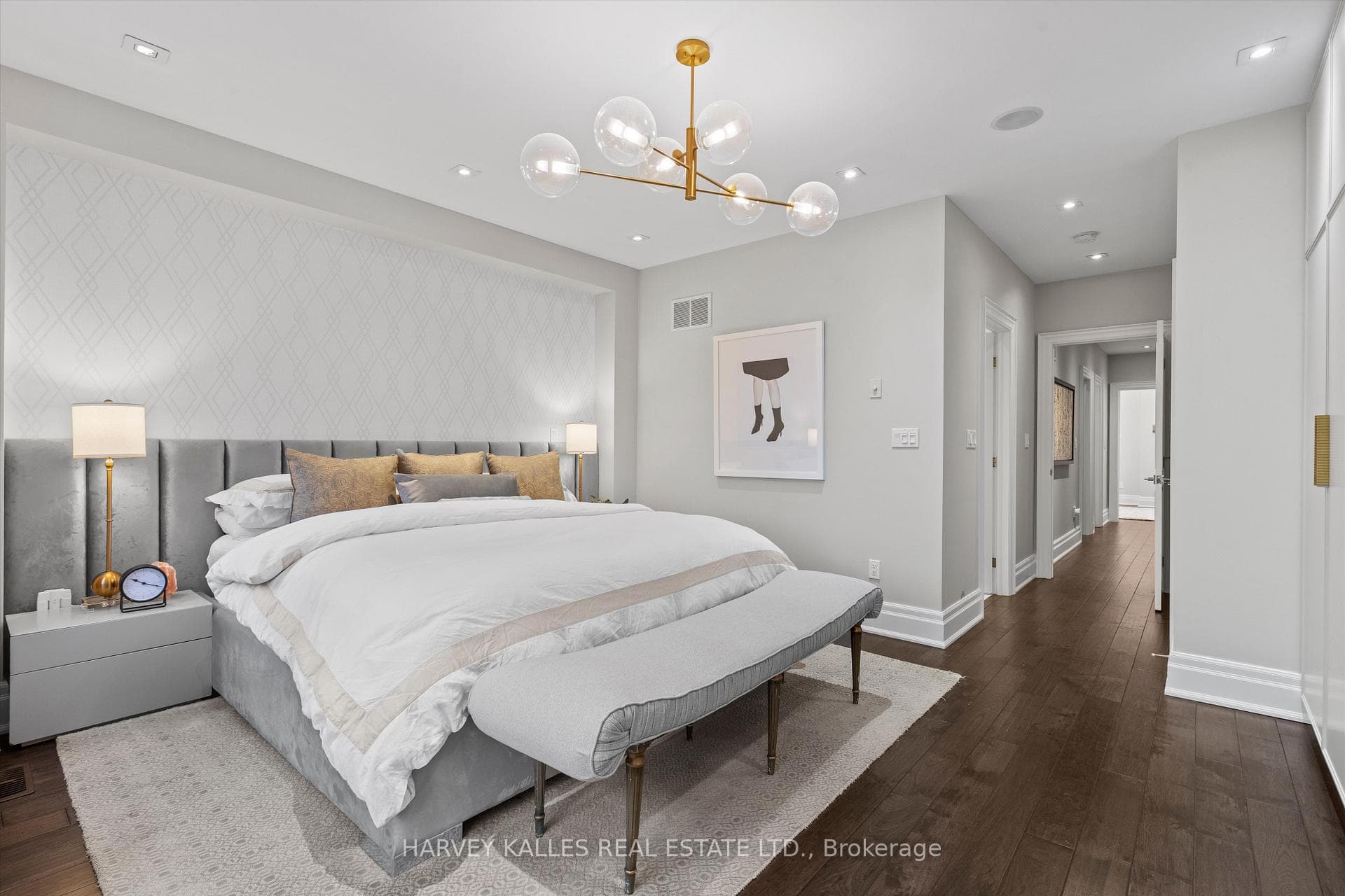 582 Woburn Avenue photo 22
