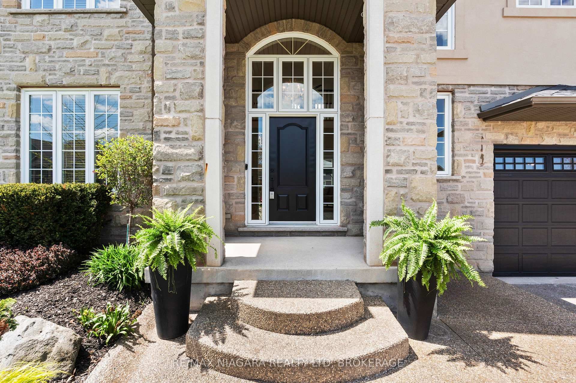24 Red Haven Drive photo 6