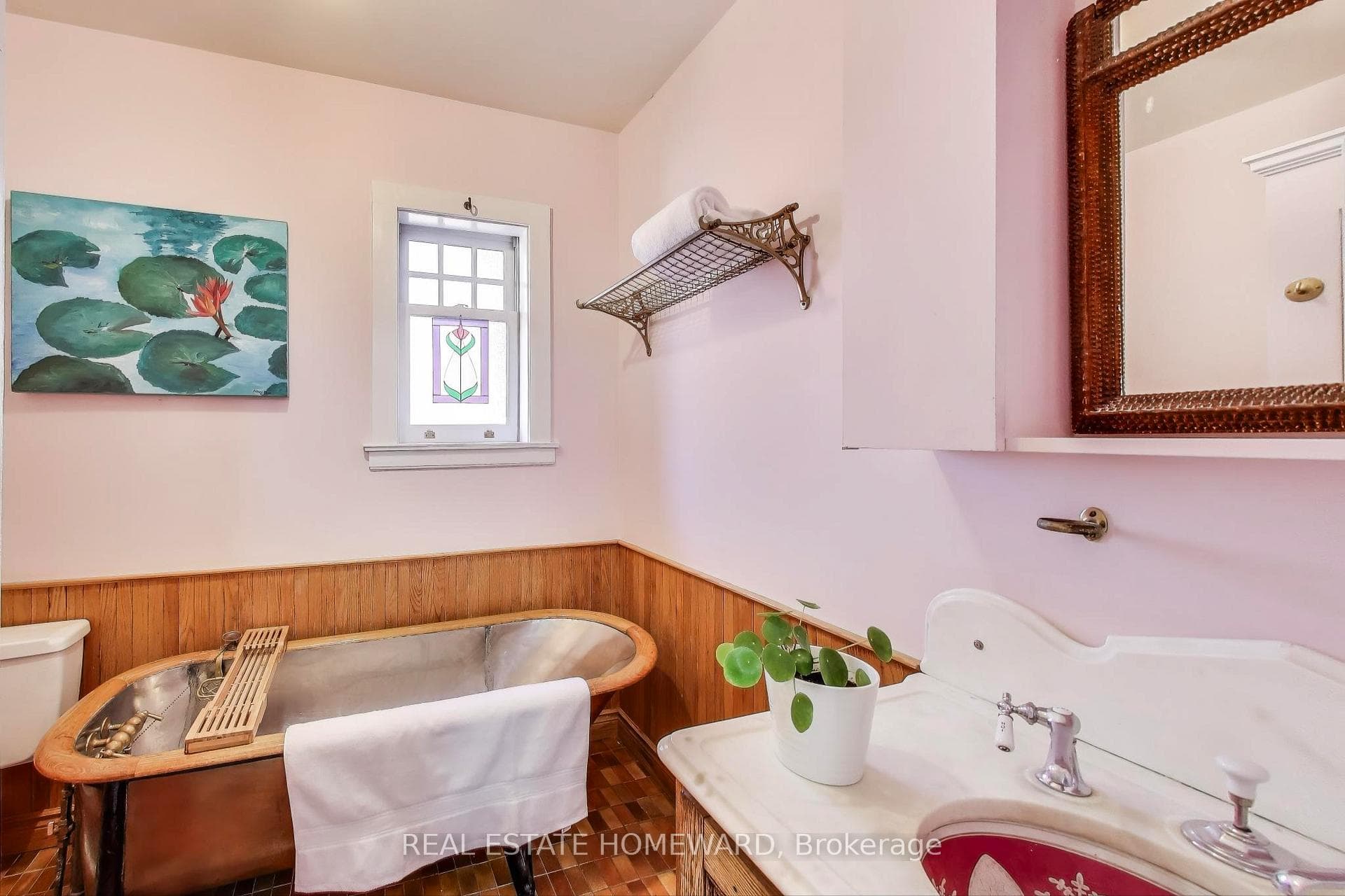 49 Hogarth Avenue photo 24