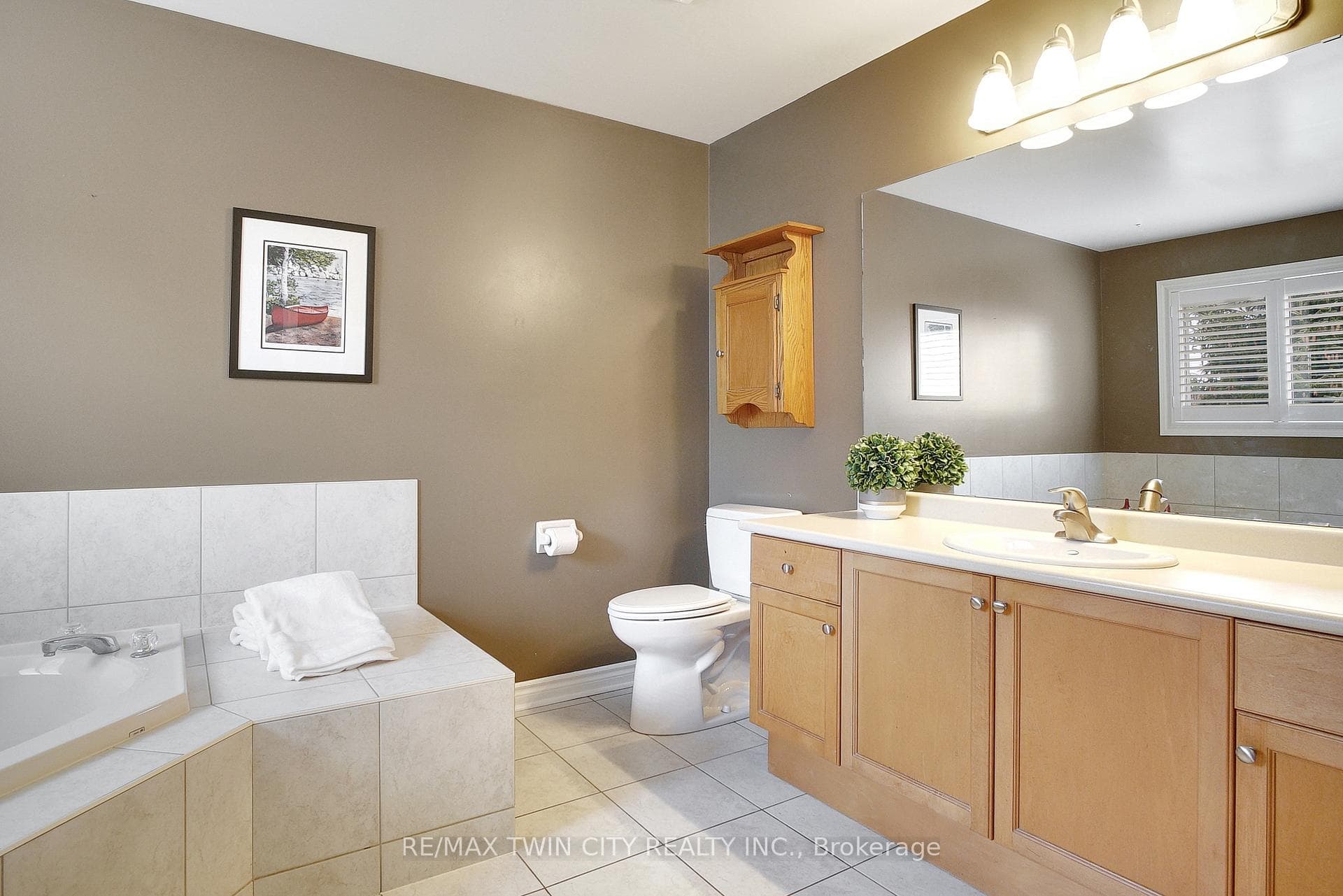 44 Spooner Crescent photo 18