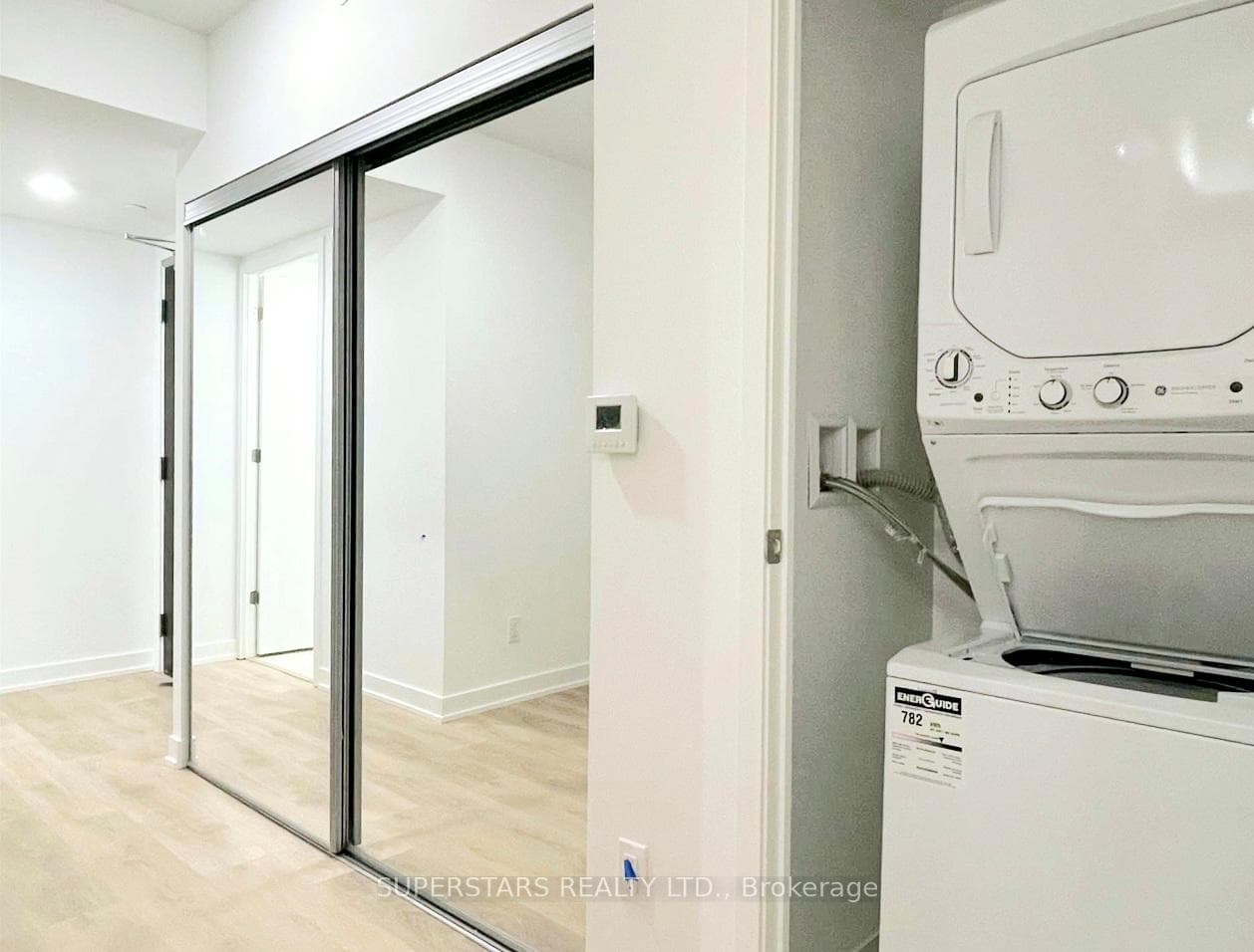 501 Yonge Street Unit 3313 photo 12