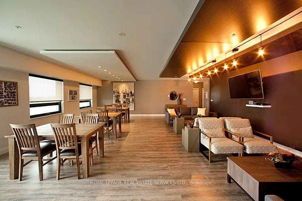 460A Belmont Avenue Unit 913 photo 18