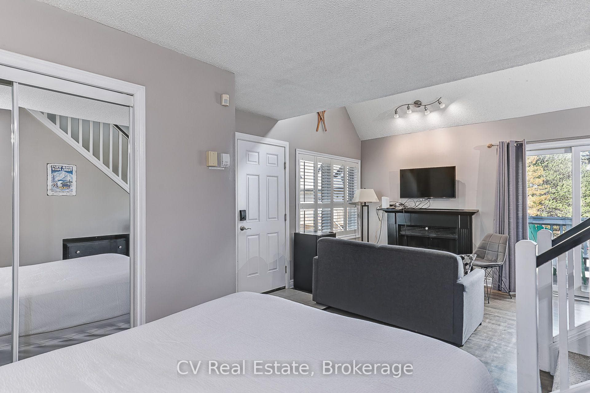 796468 Grey 19 Road Unit 211 photo 11