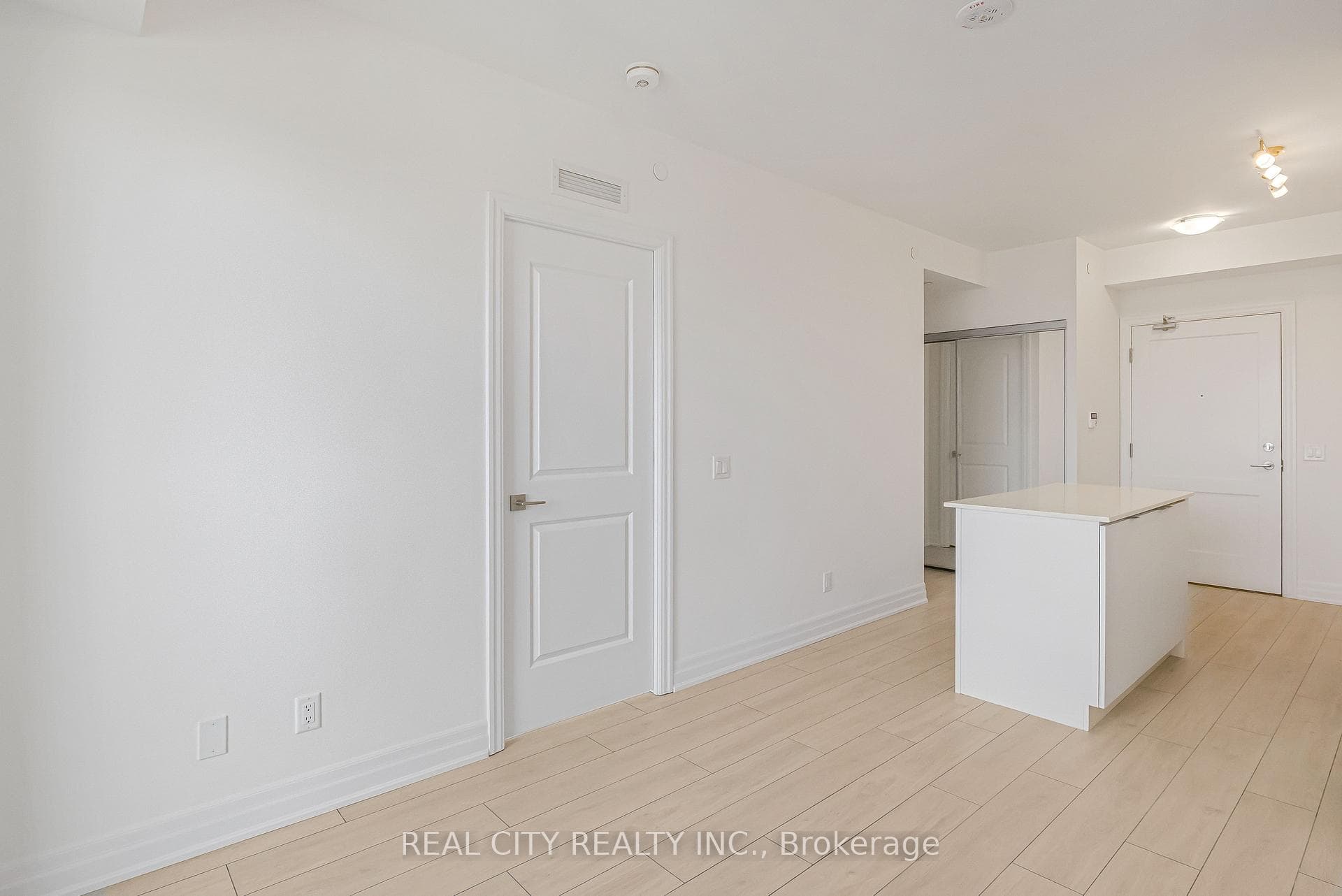 30 Elm Drive Unit 3503 photo 9