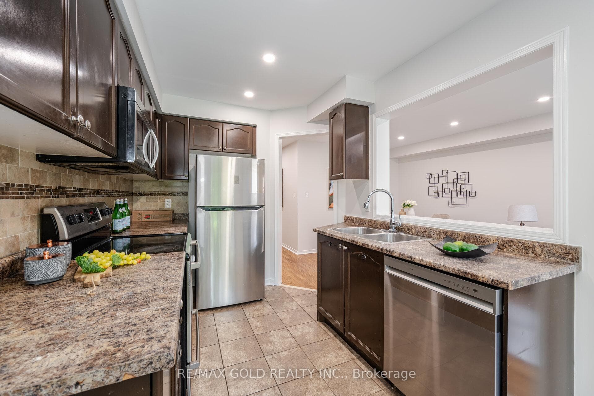 126 Cathedral Drive photo 16