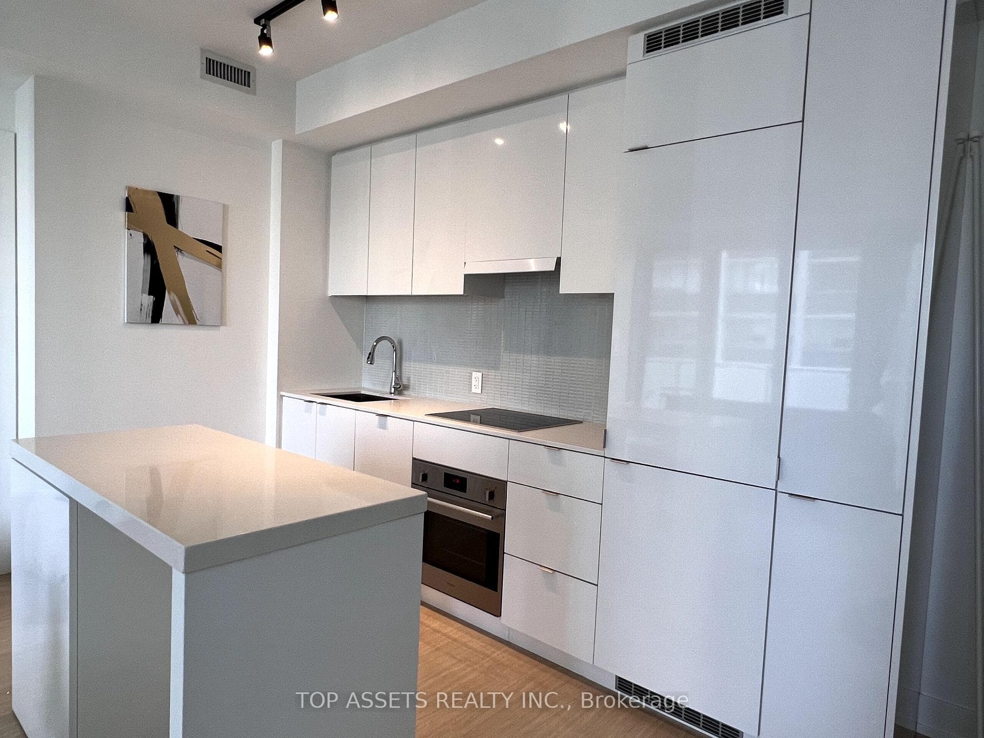 7 Grenville Street Unit 1707 photo 4