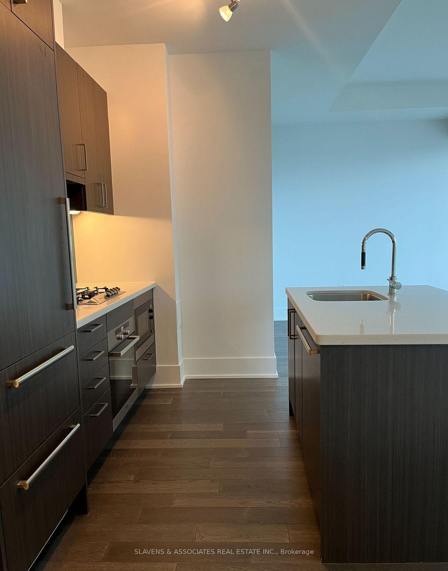29 Queens Quay Unit 417 photo 8