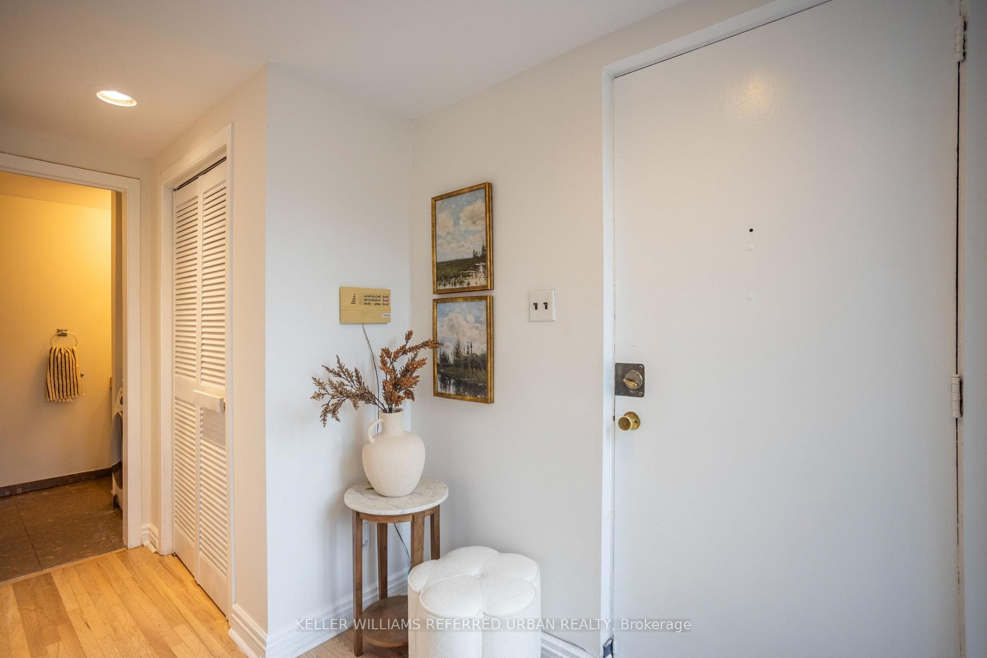 2366 Queen Street Unit 6 photo 2