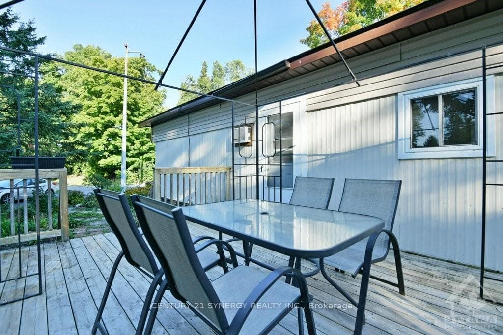 15 MAPLEWOOD Street photo 23