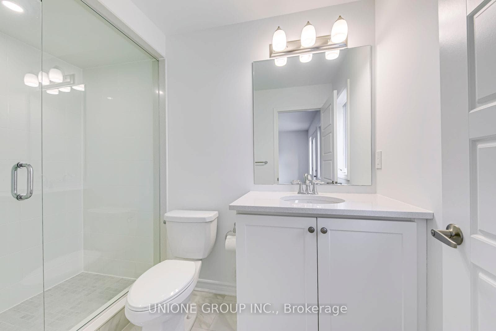 3038 Merrick Road photo 29
