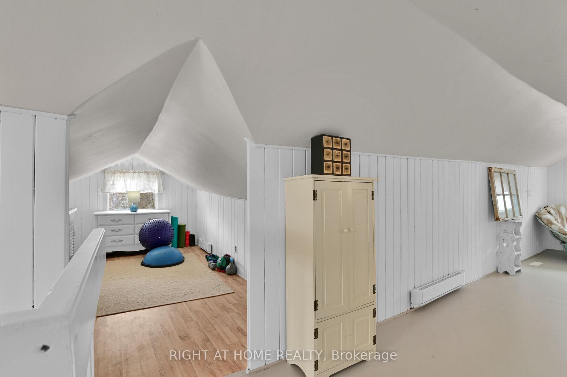 541 Albert Street photo 24