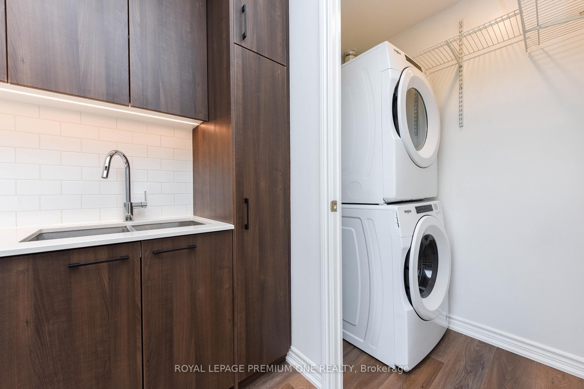 571 Prince Edward Drive Unit 409 photo 19
