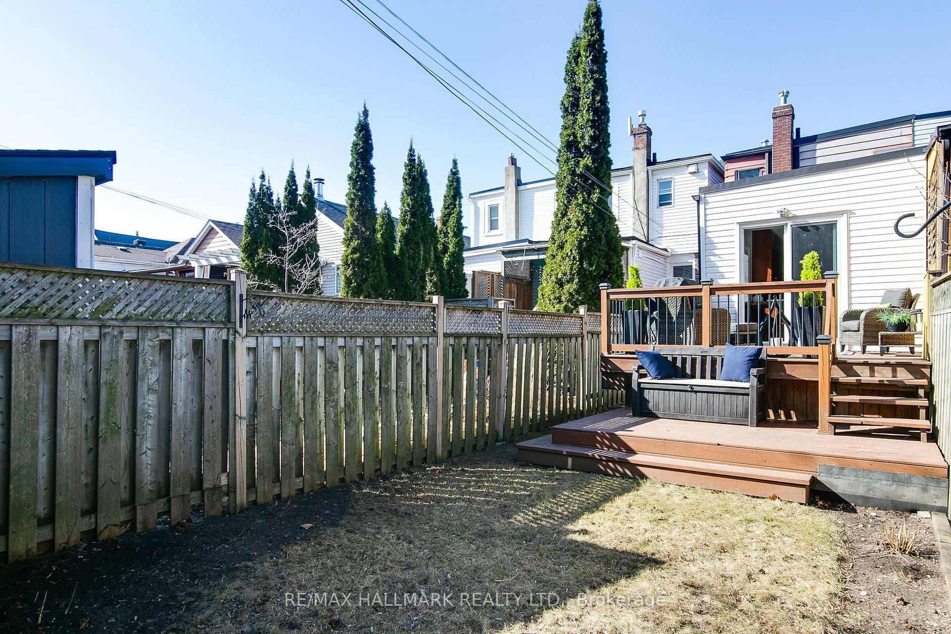 697 Mortimer Avenue photo 18