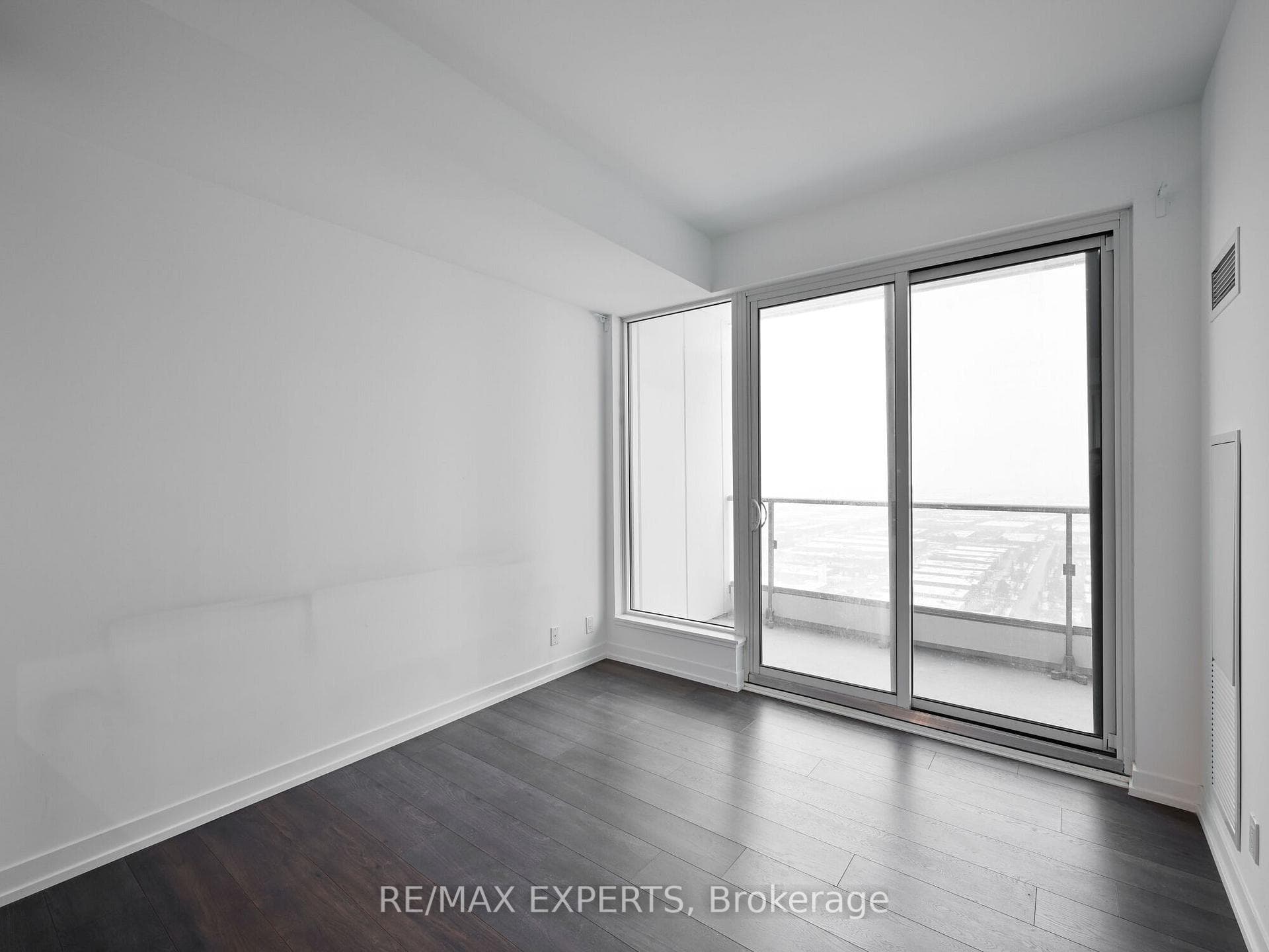 5 Buttermill Avenue Unit 3011 photo 7