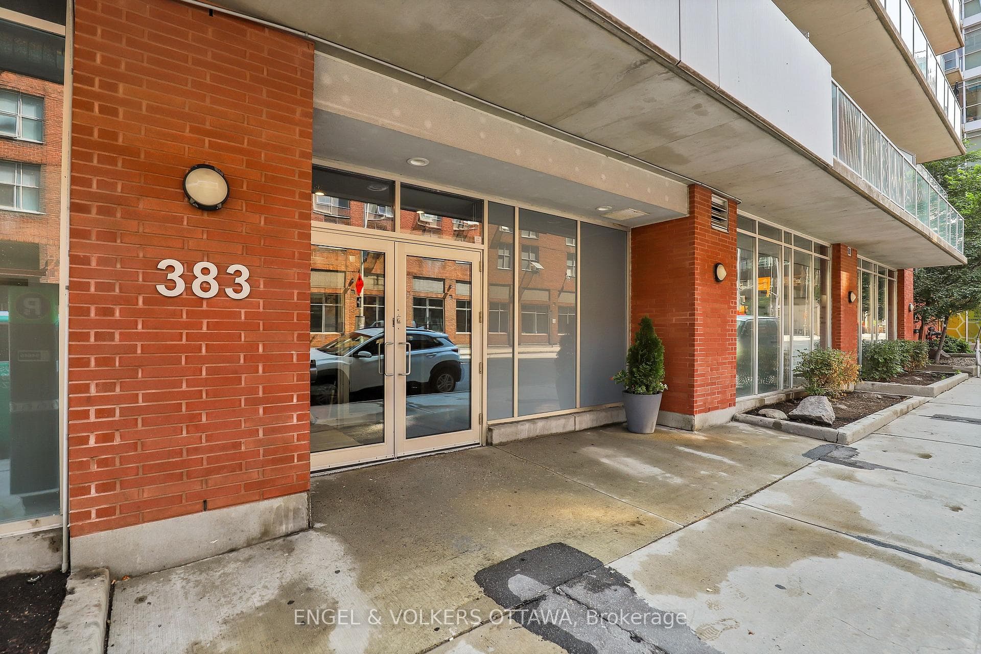 383 Cumberland Street Unit 406 photo 2