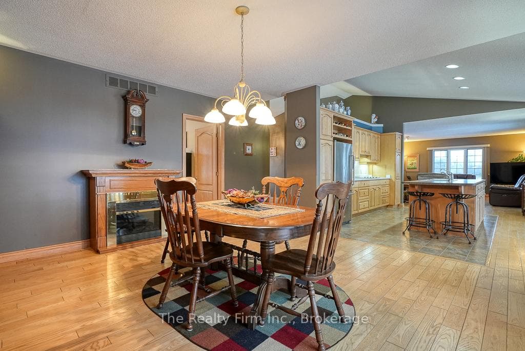 716173 18th Line photo 16