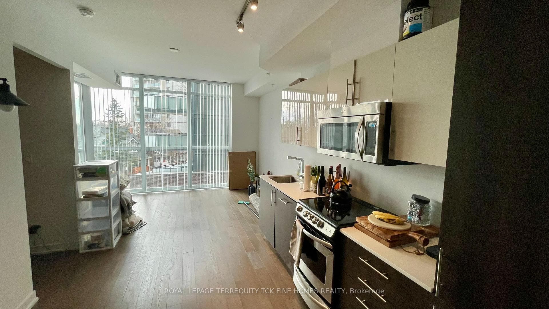 36 Howard Park Avenue Unit 314 photo 9